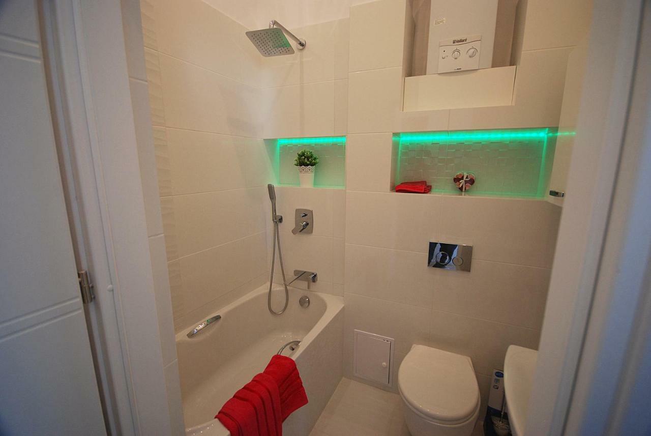 Nowy Apartament Wilcza Varsovie Extérieur photo